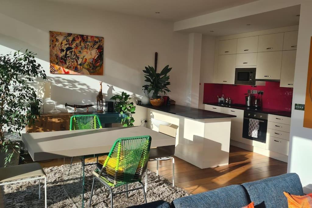 Luxurious Flat Sunny, Quiet, Design, Lift, Balcony Lägenhet London Exteriör bild
