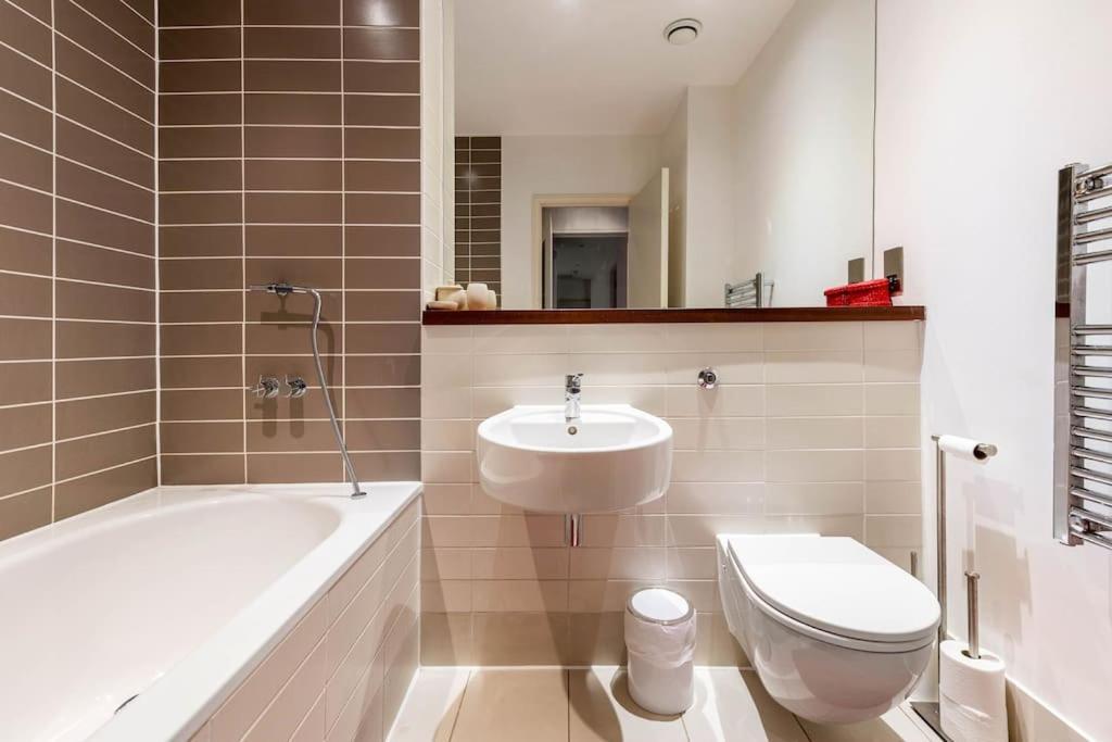 Luxurious Flat Sunny, Quiet, Design, Lift, Balcony Lägenhet London Exteriör bild