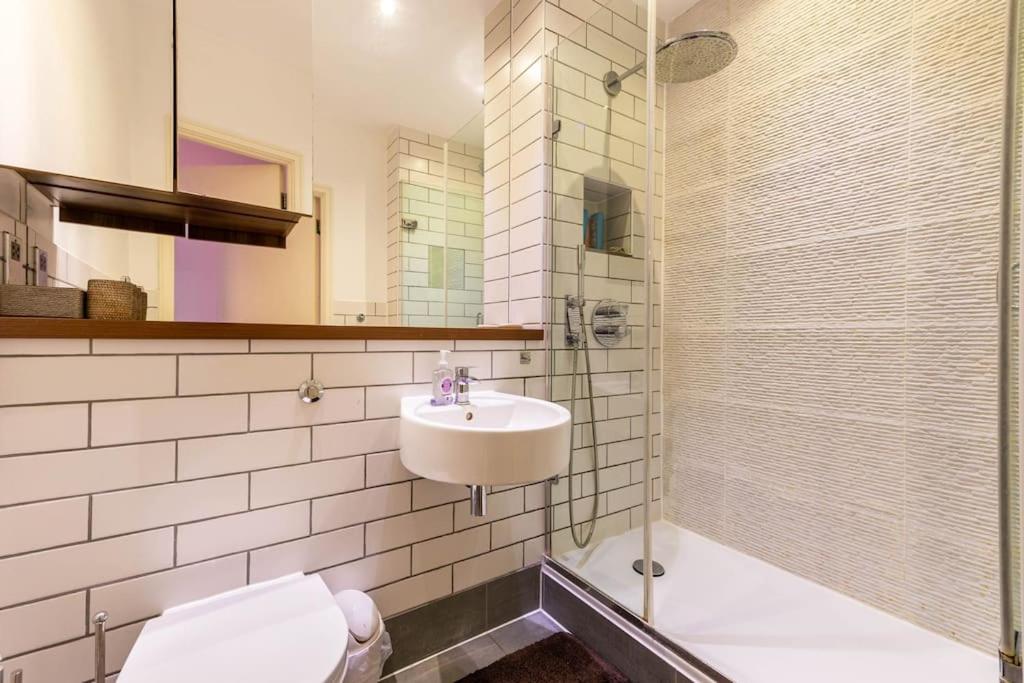 Luxurious Flat Sunny, Quiet, Design, Lift, Balcony Lägenhet London Exteriör bild